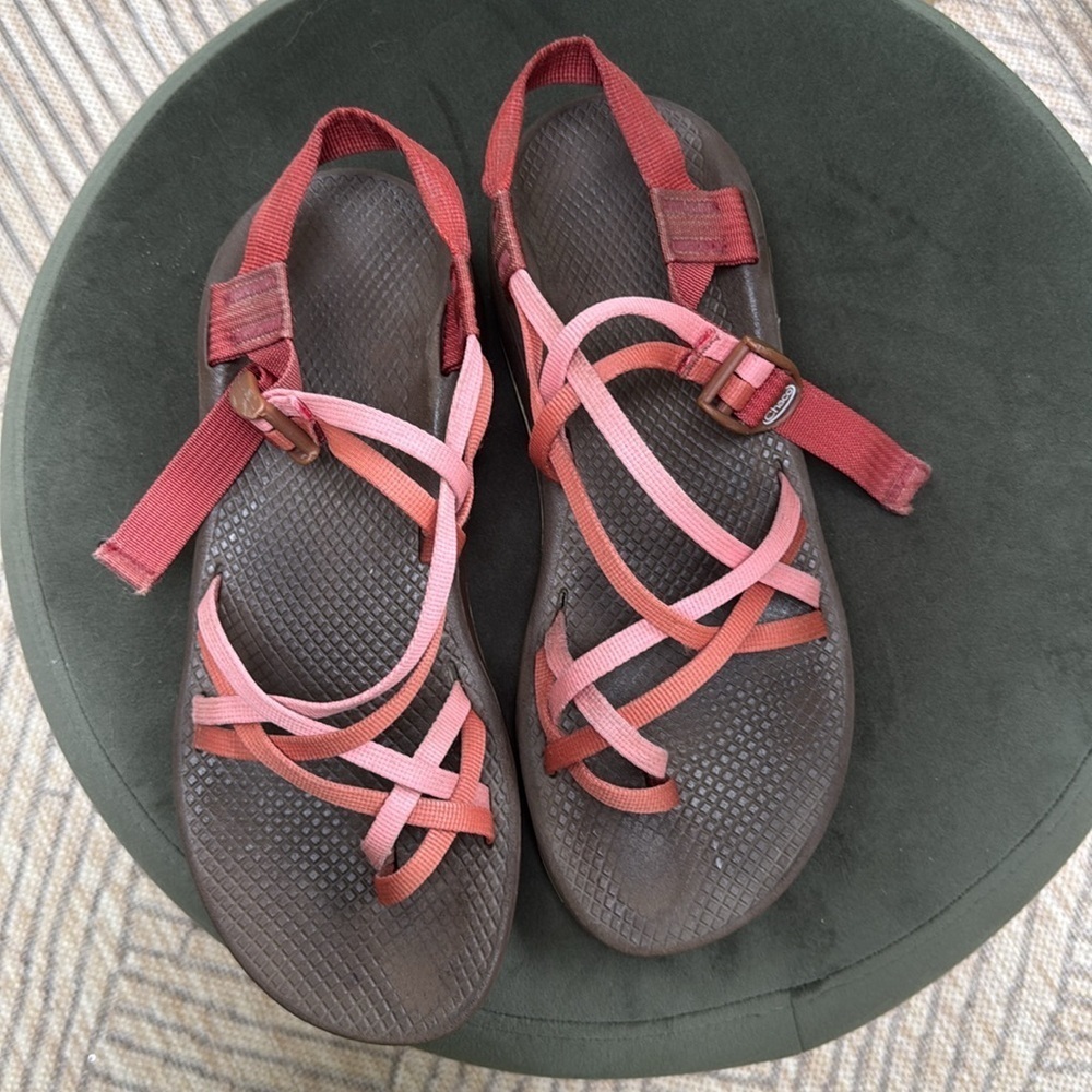 Chaco‎ Y2K Pink and Red Performance Sandals Strappy Toe Women’s Size 11 Buckle
